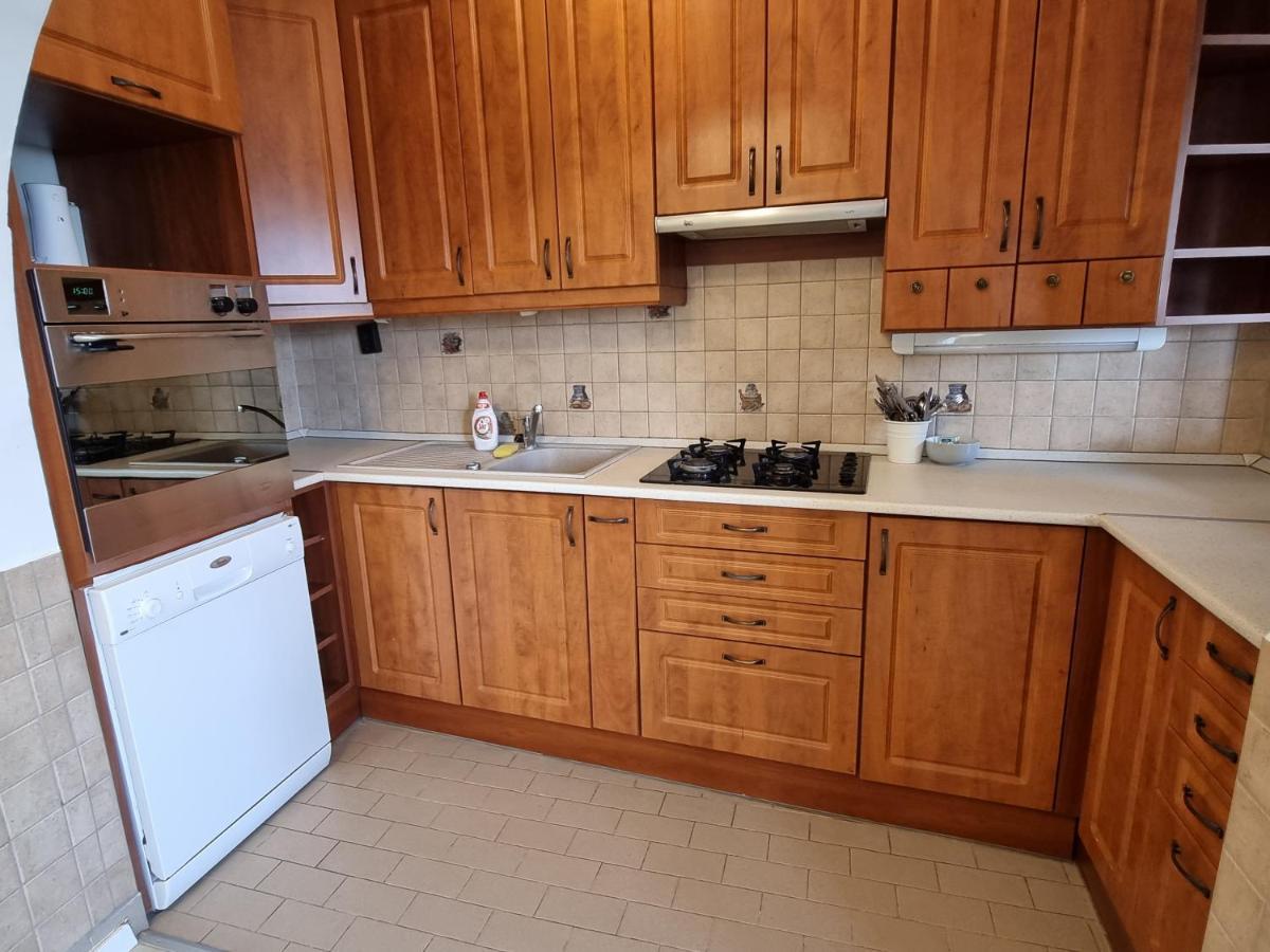 Apartmanhaz 2-6 Fonek Apartment Pecs Luaran gambar